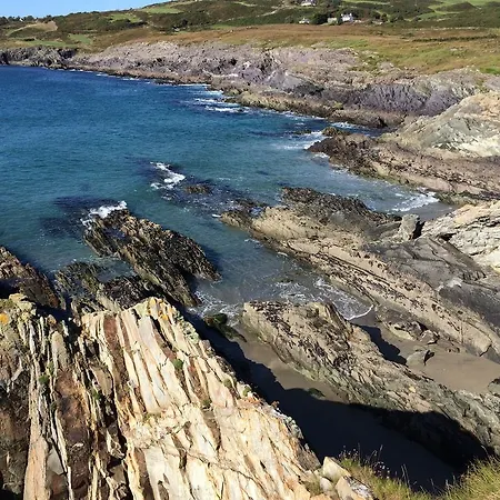 Sandycove House Bed & Breakfast Bed and breakfast