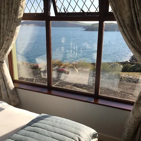 Sandycove House Bed & Breakfast Bed and breakfast