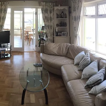 Sandycove House Bed & Breakfast